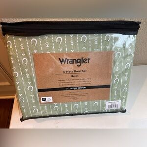 Wrangler 4-Piece Queen Sheet Set in Green and White Horseshoe